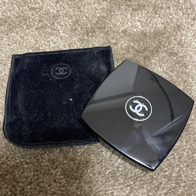 CHANEL(シャネル)の【中古】CHANEL アイシャドウパレット！ コスメ/美容のベースメイク/化粧品(アイシャドウ)の商品写真