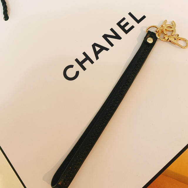 CHANEL(シャネル)のノベルティー　ブラック　ストラップ エンタメ/ホビーのコレクション(ノベルティグッズ)の商品写真