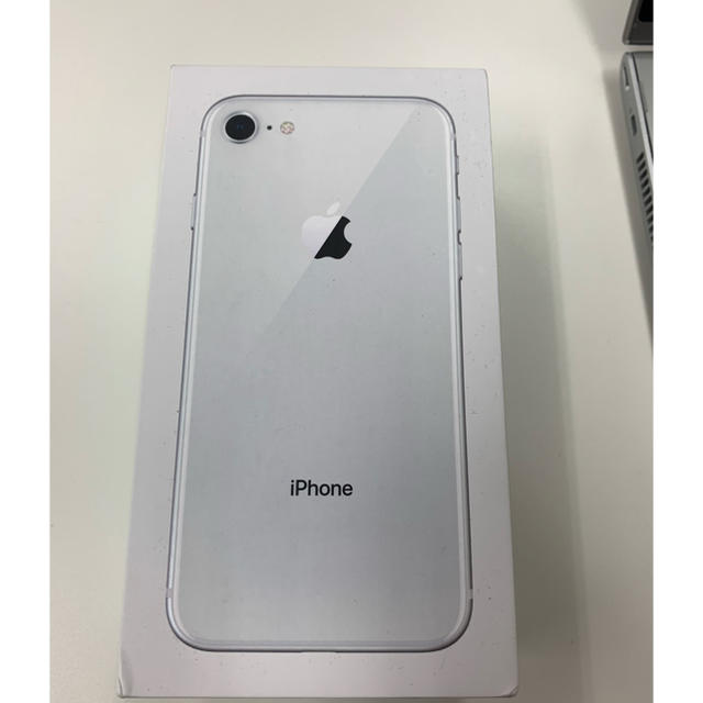 得価最新品 iPhone - iPhone8 Silver シルバー 64GB 新品未使用品 simロック解除の通販 by y|アイフォーンならラクマ 25%OFF