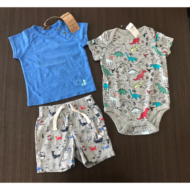 babyGAP(ベビーギャップ)のbabygap ■ ロンパース　Tシャツ　パンツ　恐竜 キッズ/ベビー/マタニティのベビー服(~85cm)(ロンパース)の商品写真