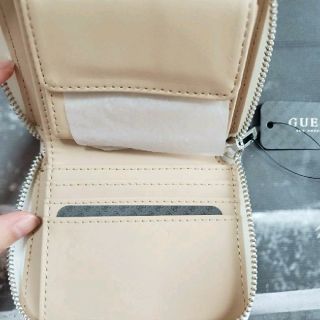 GUESS - 【大人気】GUESS ゲス 長財布 文字柄 ホワイト♡の通販 by 11