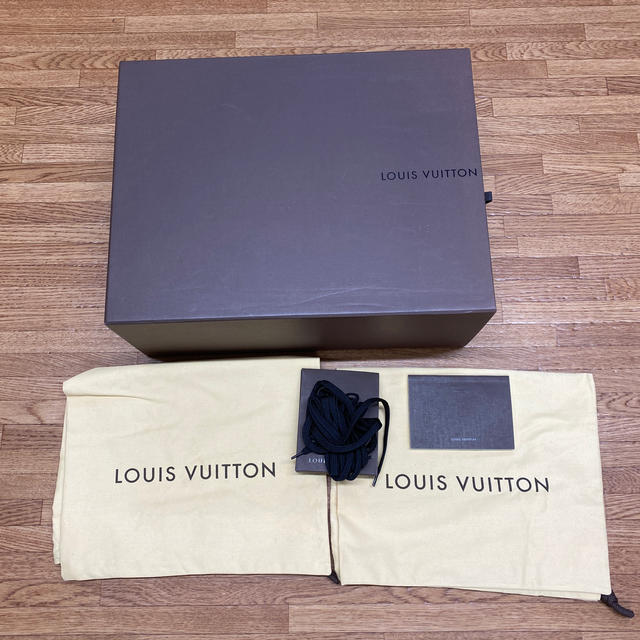 LOUIS VUITTON(ルイヴィトン)のルイヴィトン  スニーカー　メンズ メンズの靴/シューズ(スニーカー)の商品写真