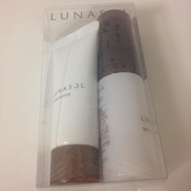 LUNASOL(ルナソル)のルナソル 化粧水 日焼け止め サンプル コスメ/美容のスキンケア/基礎化粧品(化粧水/ローション)の商品写真