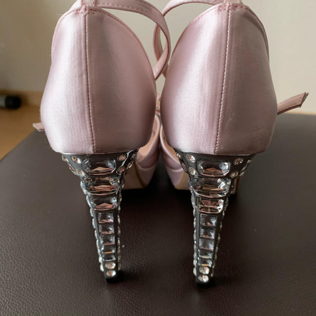 EmiriaWiz(エミリアウィズ)のEmiriaWiz リボンヒール レディースの靴/シューズ(ハイヒール/パンプス)の商品写真