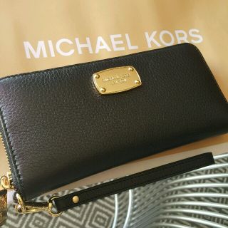 マイケルコース(Michael Kors)のMK☆トラベルウォレット　ブラック(財布)