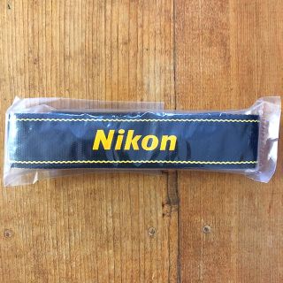 ニコン(Nikon)の値下げしました！  新品　純正Nikonカメラストラップ　(ネックストラップ)