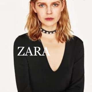 ザラ(ZARA)のZARA ビジュー付きフェイクレザーチョーカー(ネックレス)