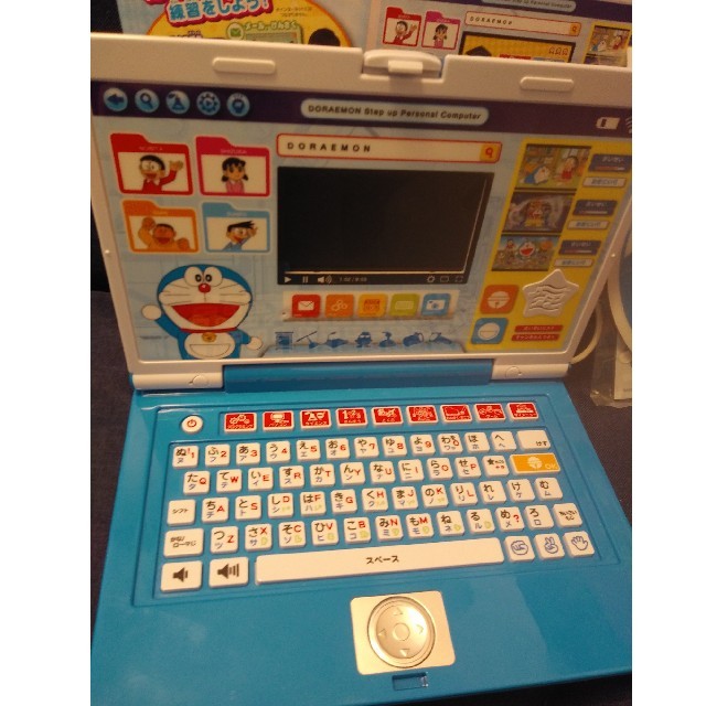 BANDAI(バンダイ)の美品♡ドラえもん♡ステップアップパソコン♡ キッズ/ベビー/マタニティのおもちゃ(知育玩具)の商品写真