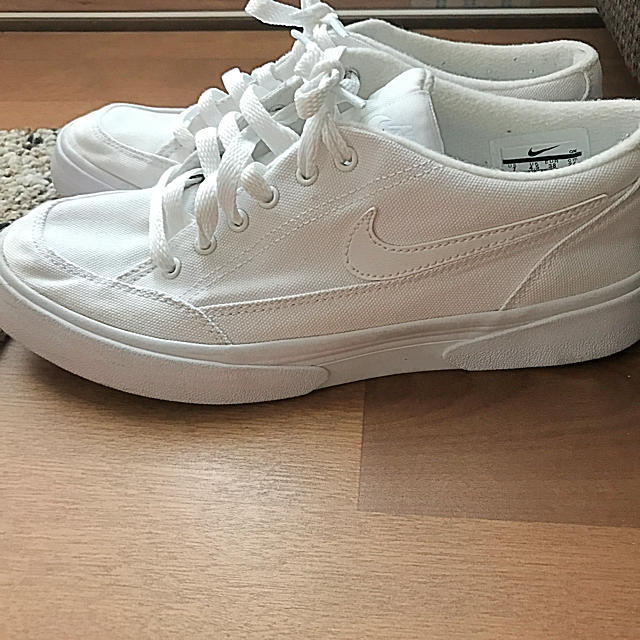 Nike Nike 白スニーカーの通販 By Yun S Shop ナイキならラクマ Nike Nike 白スニーカーの通販 By Yun S Shop ナイキならラクマ