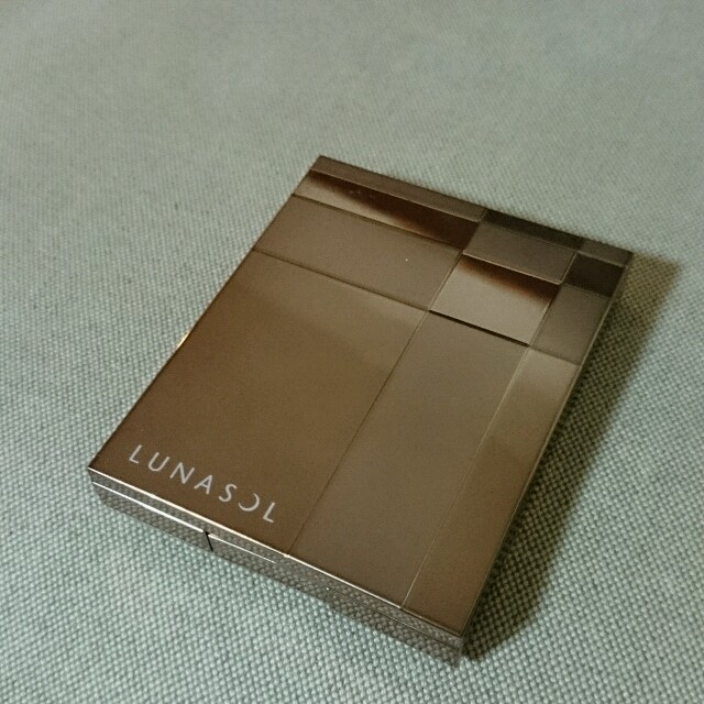 LUNASOL(ルナソル)のルナソル スキンモデリングアイズ 01 コスメ/美容のベースメイク/化粧品(アイシャドウ)の商品写真