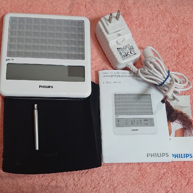 PHILIPS(フィリップス)のPHILIPS光目覚まし時計 インテリア/住まい/日用品のインテリア小物(置時計)の商品写真