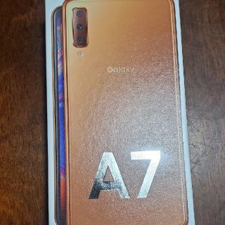 ギャラクシー(Galaxy)のGalaxy A7ゴールド 　64 GB SIMフリー(スマートフォン本体)