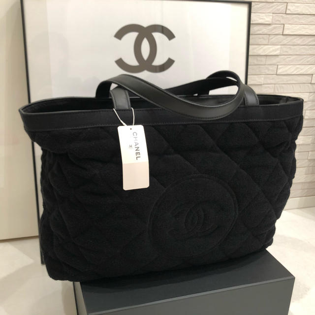 CHANEL(シャネル)のご専用　未使用　CHANELシャネル　大きめトートバッグ レディースのバッグ(トートバッグ)の商品写真