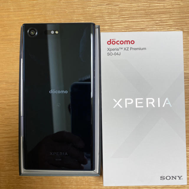 NTTdocomo(エヌティティドコモ)のdocomo Xperia XZPremium SO-04J スマホ/家電/カメラのスマートフォン/携帯電話(スマートフォン本体)の商品写真