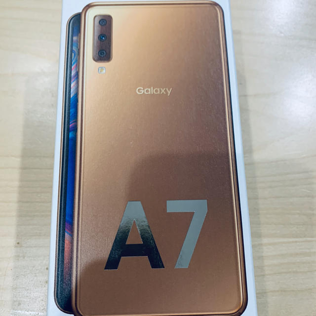 Galaxy A7 ゴールド　64GB SIMフリー　ギャラクシー