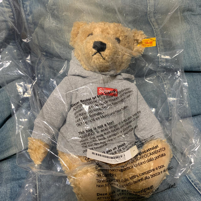 Supreme(シュプリーム)の18aw Supreme Steiff Bear Heather Grey  エンタメ/ホビーのおもちゃ/ぬいぐるみ(ぬいぐるみ)の商品写真