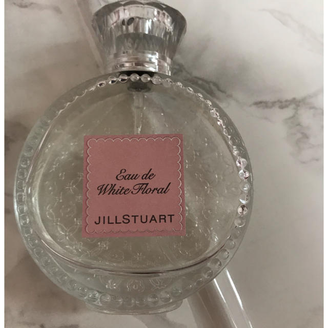 JILLSTUART(ジルスチュアート)のジルスチュアート ホワイトフローラル 香水 コスメ/美容の香水(香水(女性用))の商品写真