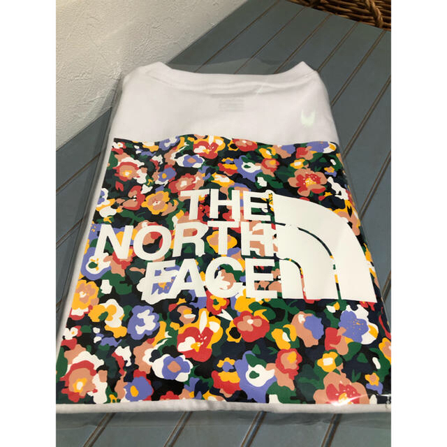 THE NORTH FACE(ザノースフェイス)のなん 様🌻専用🎈 THE NORTH FACE🌟FLORAS  レディースのトップス(Tシャツ(半袖/袖なし))の商品写真