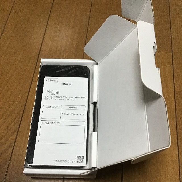 arrows(アローズ)のarrows M05　黒　ブラック　新品未開封 スマホ/家電/カメラのスマートフォン/携帯電話(スマートフォン本体)の商品写真