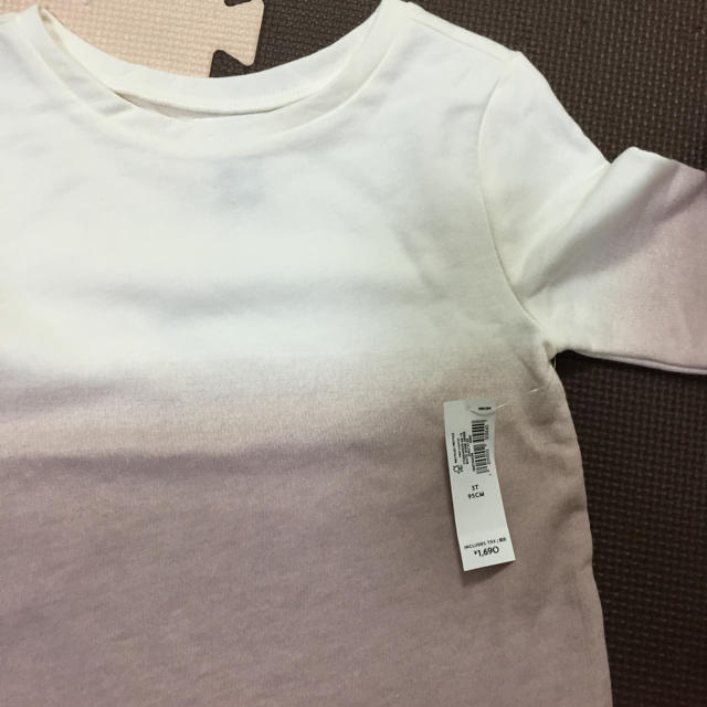 Old Navy(オールドネイビー)の新品 オールドネイビー 薄手トレーナー キッズ/ベビー/マタニティのキッズ服女の子用(90cm~)(Tシャツ/カットソー)の商品写真