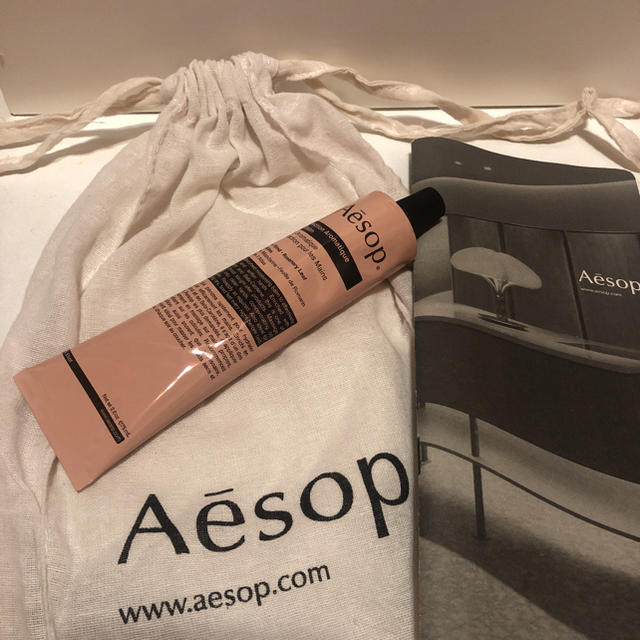 Aesop(イソップ)のAesop イソップ　ハンドクリーム　75ml  巾着付き　新品 コスメ/美容のボディケア(ハンドクリーム)の商品写真