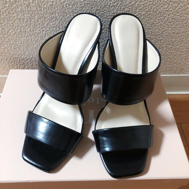 eimy istoire(エイミーイストワール)のeimyistoireエイミーイストワールシリンダーヒールサンダルブラック レディースの靴/シューズ(サンダル)の商品写真