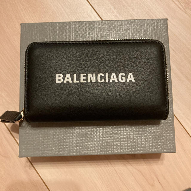 バレンシアガ BALENCIAGA エブリデイ ラウンドジップ コインケース551937生産国