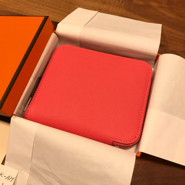 人気商品】 Hermes - 【未使用】HERMES シルクインコンパクト