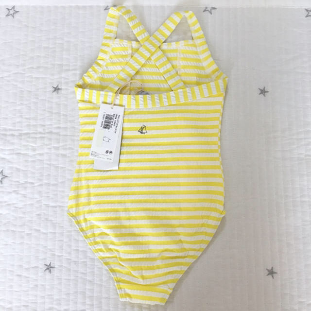 PETIT BATEAU(プチバトー)の＊ご専用＊新品未使用  プチバトー  シアサッカー  ワンピース水着  5ans キッズ/ベビー/マタニティのキッズ服女の子用(90cm~)(水着)の商品写真