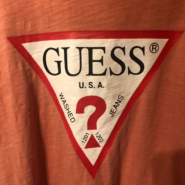 GUESS(ゲス)のGUESS Tシャツ　ピンク　赤 レディースのトップス(Tシャツ(半袖/袖なし))の商品写真