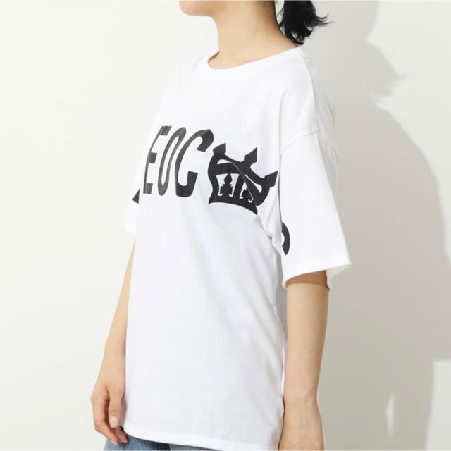 RODEO CROWNS WIDE BOWL(ロデオクラウンズワイドボウル)のオーバーロゴTシャツ レディースのトップス(Tシャツ(半袖/袖なし))の商品写真