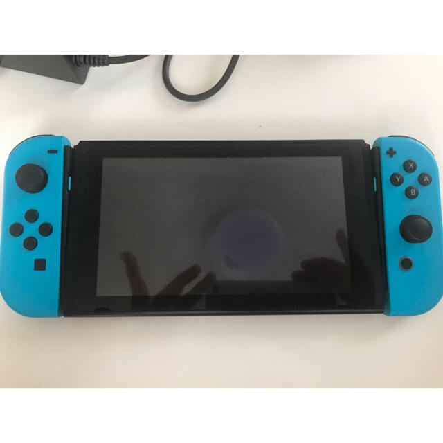 Nintendo Switch(ニンテンドースイッチ)の【中古】Nintendo Switch ブルー　旧型 エンタメ/ホビーのゲームソフト/ゲーム機本体(家庭用ゲーム機本体)の商品写真