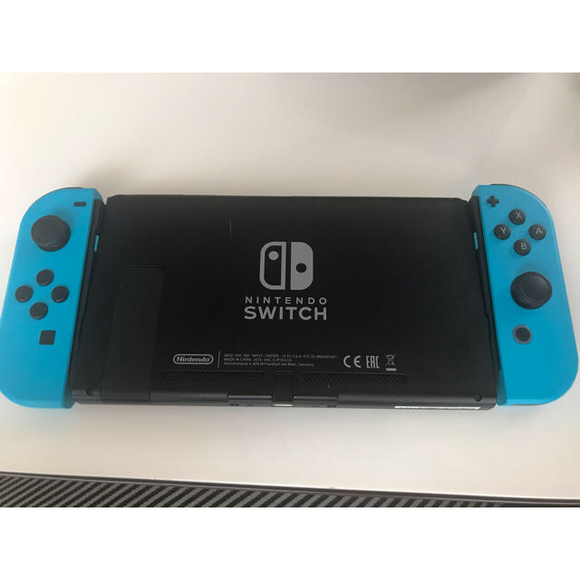 Nintendo Switch(ニンテンドースイッチ)の【中古】Nintendo Switch ブルー　旧型 エンタメ/ホビーのゲームソフト/ゲーム機本体(家庭用ゲーム機本体)の商品写真