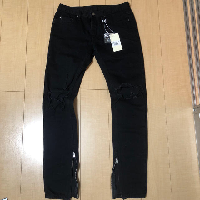 FEAR OF GOD(フィアオブゴッド)の新品未使用　mnml m1 Denim 31インチ　Black  メンズのパンツ(デニム/ジーンズ)の商品写真