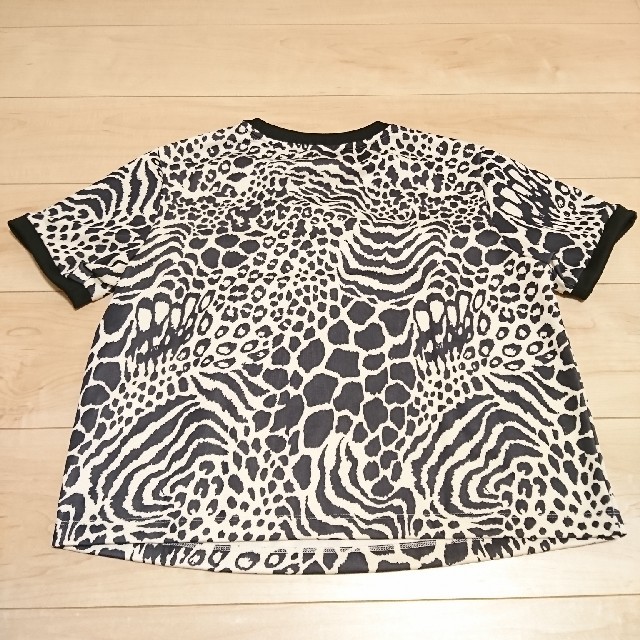 adidas(アディダス)のadidasoriginals アディダス オリジナルス Tシャツ ヒョウ柄 レディースのトップス(Tシャツ(半袖/袖なし))の商品写真