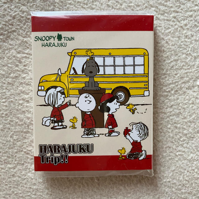 SNOOPY(スヌーピー)のスヌーピータウン原宿限定　パタパタメモ エンタメ/ホビーのおもちゃ/ぬいぐるみ(キャラクターグッズ)の商品写真