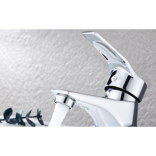 新品 混合水栓シングルレバー 蛇口 J9 洗面台 空室対策 洗面台 洗い場 インテリア/住まい/日用品のキッチン/食器(その他)の商品写真