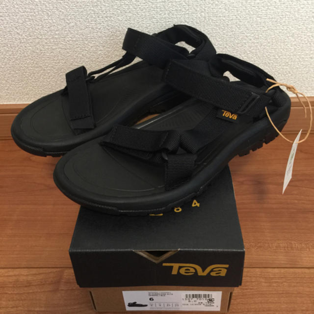 Teva(テバ)の新品 teva ハリケーン XLT2 ブラック 23cm レディースの靴/シューズ(サンダル)の商品写真