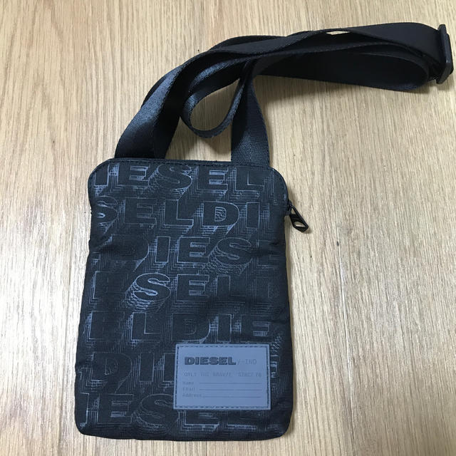 DIESEL(ディーゼル)のDIESEL ディーゼル バック メンズのバッグ(ショルダーバッグ)の商品写真