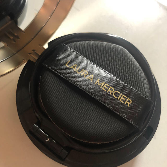 laura mercier(ローラメルシエ)のローラメルシエ　クッションファンデ コスメ/美容のベースメイク/化粧品(ファンデーション)の商品写真