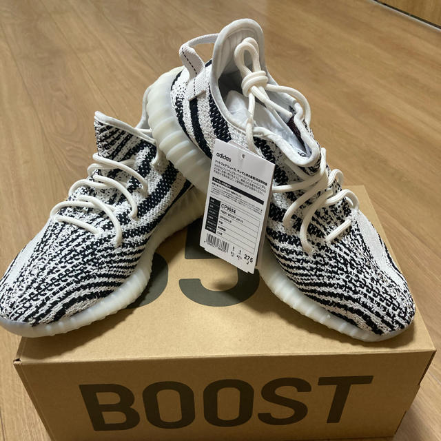 adidas(アディダス)の新品!送料！YEEZY BOOST 350 V2 ZEBRA 27.5cm! メンズの靴/シューズ(スニーカー)の商品写真