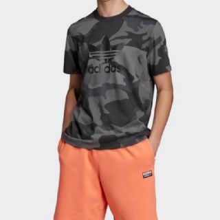 アディダス(adidas)の【新品】アディダス Tシャツ カモ柄(Tシャツ/カットソー(半袖/袖なし))