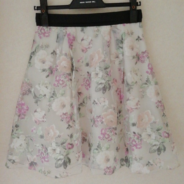 Apuweiser-riche(アプワイザーリッシェ)のアプワイザーリッシェ  ひざ丈 花柄スカート  レディースのスカート(ひざ丈スカート)の商品写真