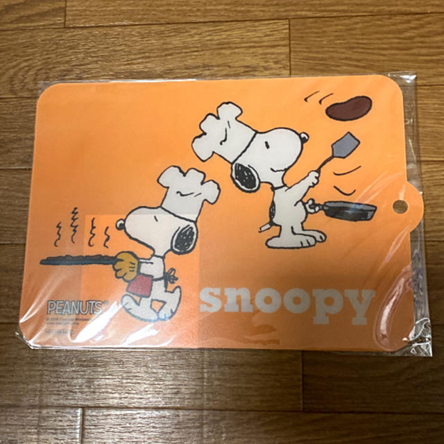 SNOOPY(スヌーピー)のスヌーピー  まな板シート エンタメ/ホビーのおもちゃ/ぬいぐるみ(キャラクターグッズ)の商品写真