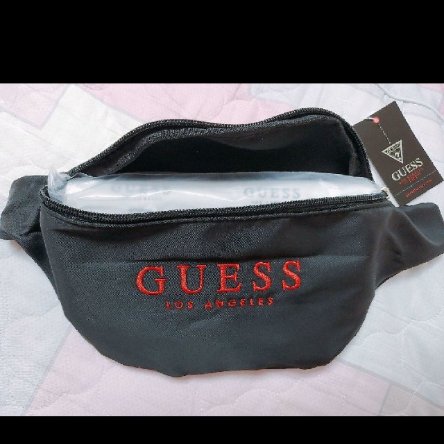 GUESS(ゲス)の【大人気】GUESS ゲス ウエストバック★ レディースのバッグ(ボディバッグ/ウエストポーチ)の商品写真