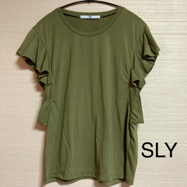 SLY(スライ)のSLY Tシャツ　カーキ レディースのトップス(Tシャツ(半袖/袖なし))の商品写真