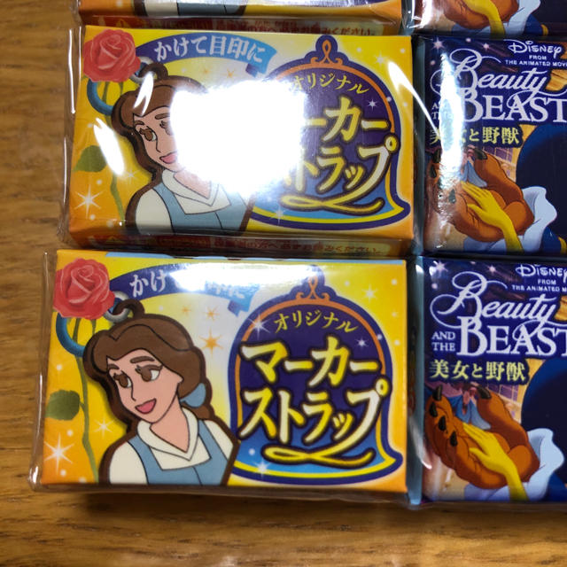 UHA味覚糖(ユーハミカクトウ)のUHA味覚糖　ぷっちょ　美女と野獣　マーカーストラップ付き 食品/飲料/酒の食品(菓子/デザート)の商品写真