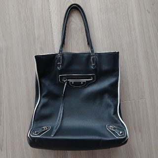 バレンシアガ(Balenciaga)のバレンシアガ ペーパーバック 黒×白(ハンドバッグ)