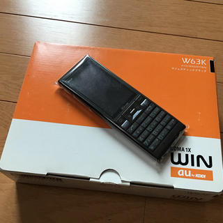 キョウセラ(京セラ)のau W63K マジェスティックブラック(携帯電話本体)
