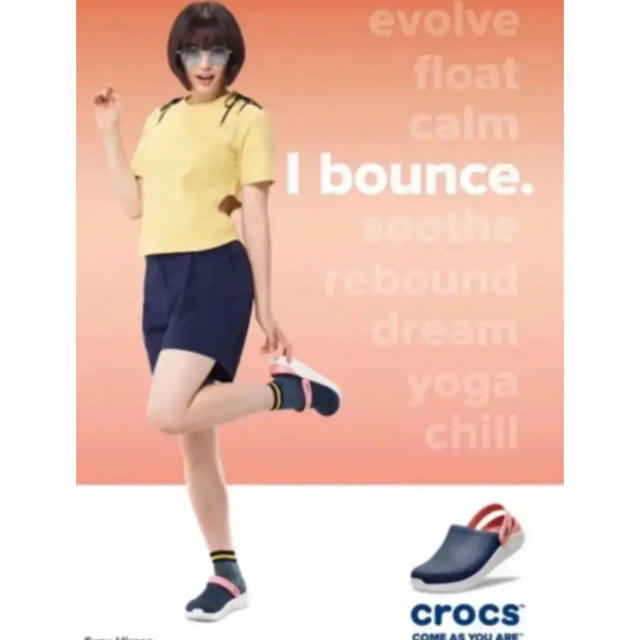 crocs(クロックス)のcrocs クロックス ライトライド 23㎝ 新品 新素材 サンダル ネイビー レディースの靴/シューズ(サンダル)の商品写真
